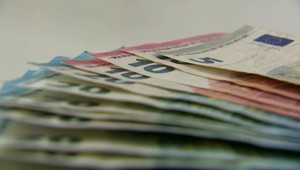 Podnikatelia budú prijímať a posielať faktúry po novom