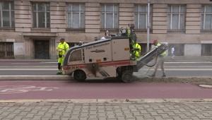 Vajanského nábrežie sa dočká zmien. Obrubníky nahradia plastové deliče