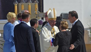 Pápež ukončil Svetové dni mládeže. Na bohoslužbu prišlo 2,5 milióna ľudí