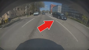 Kamera auta zachytila šialenú jazdu. Muž prišiel o vodičský preukaz