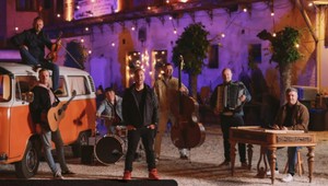 Všade doma: Kandráčovci a Lukáš Adamec odpália letnú bombu, ktorú musíte počuť!