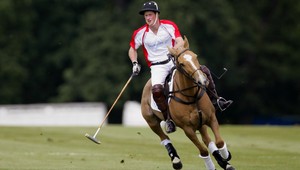 Predajú život princa Harryho. Ako komiks za štyri doláre