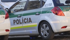 Policajti pátrajú po tínedžeroch aj dospelej žene, pomôžte aj vy