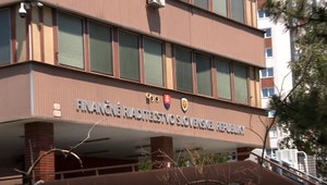 Štát mali okradnúť o milióny eur. Postup pri vyšetrovaní naznačuje nekalé praktiky