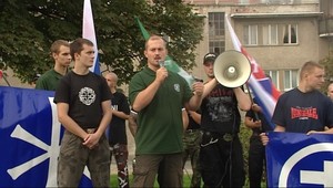 Kotlebovci tiahli na hrad! Tam bola revízia trafostaníc...