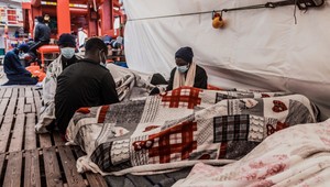 Do talianskych prístavov dorazili stovky migrantov