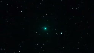 VIDEO: Nepremeškajte jedinečný úkaz na oblohe. Vianočná kométa bude počas sviatkov viditeľná voľným okom