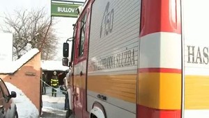 Úplne dobitý mladík je v umelom spánku a jeho stav je kritický