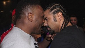 Chisora sa ospravedlnil za incident, Haye trvá na jeho vine
