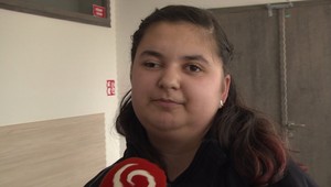 V prípade Vanessy (12), ktorá spadla do šachty z 8. poschodia, začal súdny proces