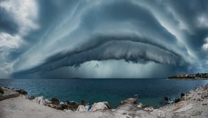 Na chorvátsky ostrov dorazila búrka veľkolepým spôsobom