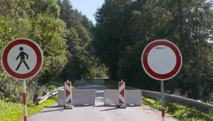 Okrem mosta sú zrútení aj vodiči. Čakajú ich obchádzky