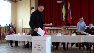 V dvoch obciach mohli voliť hneď dvakrát. Popri voľbách do NR SR odvolávali vedenie obce