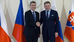 Babiš so svojimi ministerkami sú na Slovensku. Rokujú o spolupráci