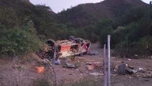 Pri havárii autobusu prišlo o život najmenej 11 ľudí