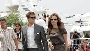 Angelina Jolie a Brad Pitt sa dočasne dohodli na starostlivosti o deti