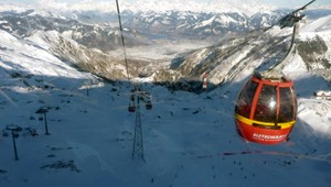 Dramatická akcia: Česi uviazli v Alpách, pokus o záchranu zlyháva