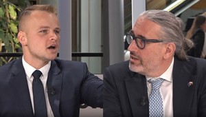 „Máte ruky od krvi.“ Hojsík Mazurekovi: Od predsedu fašistickej strany by som nič iné nečakal