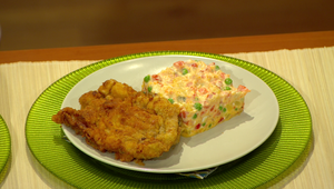 Teľací rezeň s majonézovým šalátom