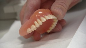 Ukradol zuby za 5 tisíc, skončili v záložni