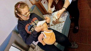 Sára potrebovala baterky do načúvacieho pístroja, pomohol bazár