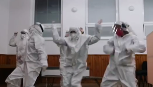 VIDEO: Zdravotníci opäť ovládli sociálne siete. Can I go one time?