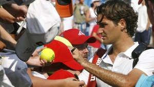 Federer takmer stratil tenisovú korunu