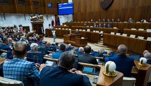Odvolávanie Tarabu sa zatiaľ neuskutočnilo. V parlamente sa nenašiel dostatok poslancov