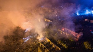 Výbuch v továrni na ohňostroje v Číne si vyžiadal najmenej 21 obetí