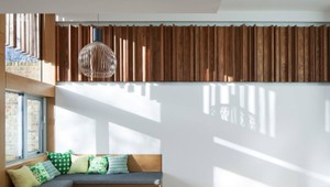 Hra svetla a tieňov: Rekonštrukcia premenila rádový dom na raj pre deti i dospelých