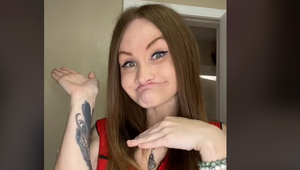 Keď svoje ústa otvorí, všetci vyvalia oči: Takto si vraj frajera nikdy nenájde