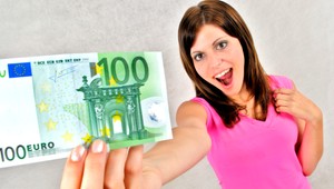 PRIESKUM. Pozrite sa, koľko zarábajú ženy a koľko muži