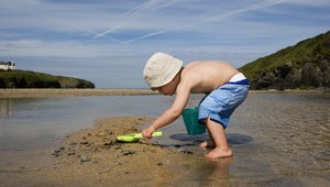 RADY A TIPY: Ako chrániť deti pred slnkom