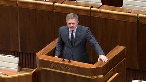 Ficovi praskli nervy? V parlamente kričal na opozíciu pre kauzu MH Manažment