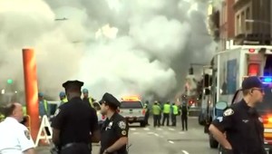 Najprv zadunela rana ako z dela a následne sa celý Manhattan ponoril do hustej bielej hmly