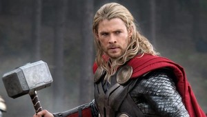 Šokujúca zmena pohlavia! Zo svalnatého Thora bude žena!