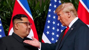 Prečo Trump opäť lichotí Kim Čong-unovi? V hre môže byť súperenie s Čínou