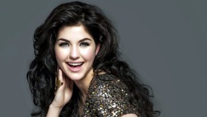 Celeste má mladšiu sestru. Podobajú sa ako vajce vajcu