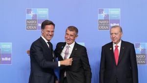 Lídri NATO rokujú v Ankare. Trump kritizuje spojencov aj pred začiatkom summitu