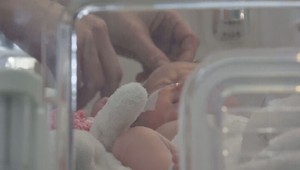 Bábätko vyhlásili za mŕtve, no v márnici sa "prebralo". Lekári nevedia vysvetliť, čo sa stalo
