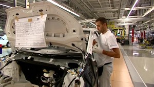 Firmy bojujú s akútnym nedostatkom kvalifikovaných pracovníkov