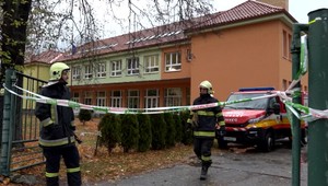 Pred dverami základnej školy ležal odkaz. Žiakov okamžite evakuovali