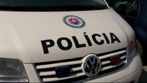 Napadli policajta pri zásahu, liečiť sa bude až mesiac