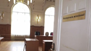 Tínedžer, ktorý napadol 57-ročného učiteľa, sa postavil pred súd