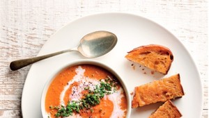 TOTO je 13 najlepších a najhorších POTRAVÍN pre vašu PEČEŇ