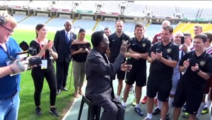 Slováci sa stretli s futbalovou legendou. Pelé je pre nich Boh