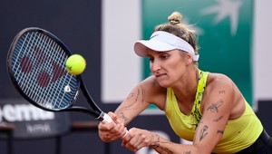 Turnaj majsteriek: Elitné tenistky na hroznom povrchu