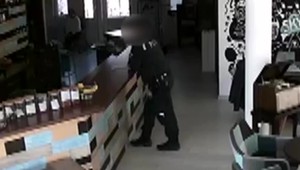 Policajta Martina Turčana, ktorý zastrelil kolegu v službe, previezli na psychiatriu. Mal byť agresívny