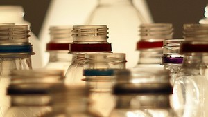 Slovenskí vedci vyriešili svetový plastový problém. Ekologický plast sa rozloží v kompostovisku