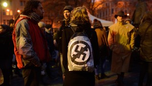 Úspech Mariana Kotlebu pobúril ľudí, pochodovali centrom Bratislavy